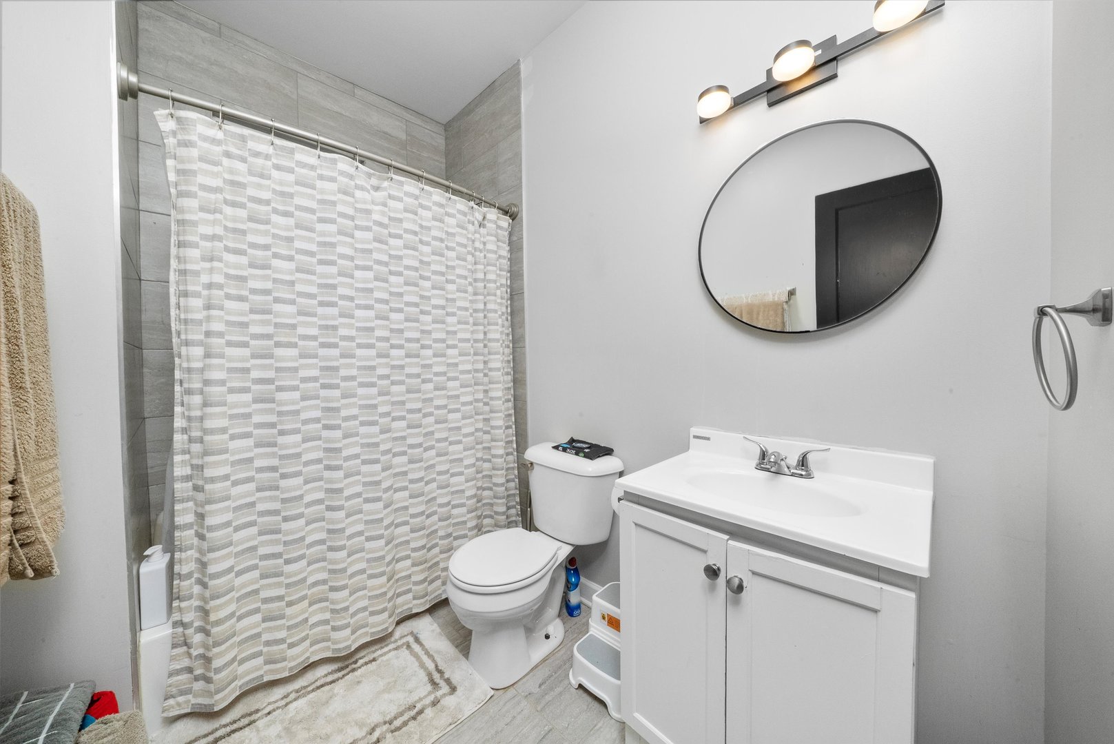 5248-50 W Adams Street, Chicago, IL 60644
