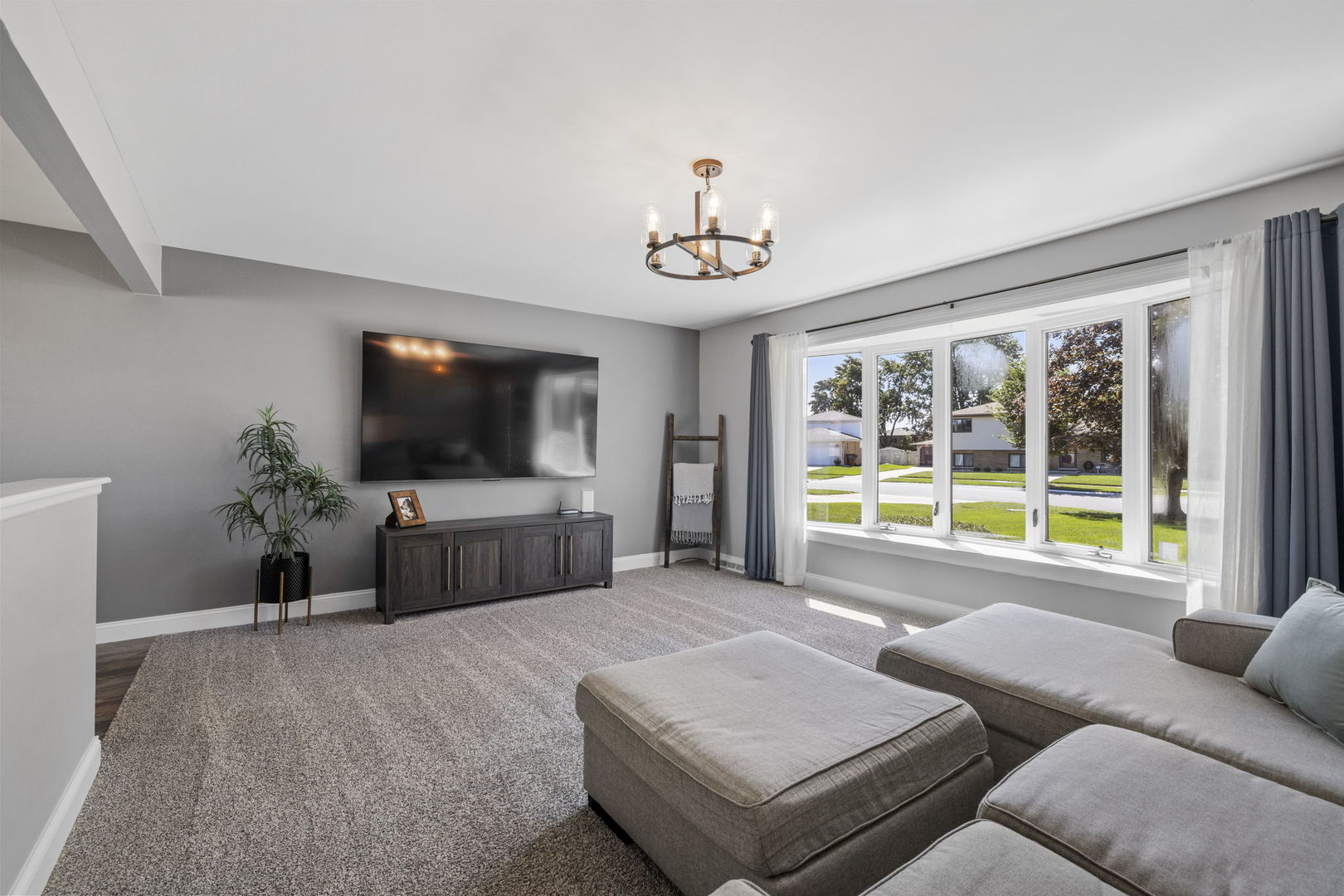 8440 Surrey Drive, Tinley Park, IL 60487