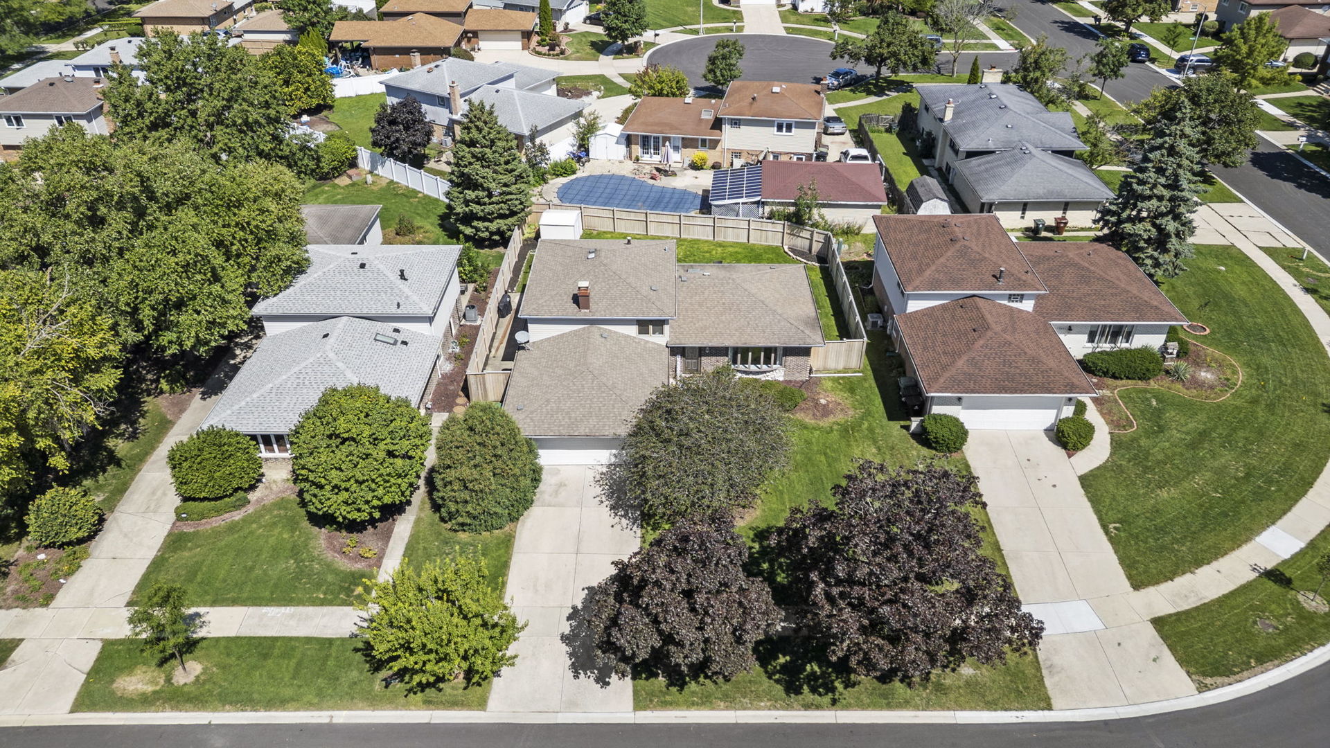 8440 Surrey Drive, Tinley Park, IL 60487