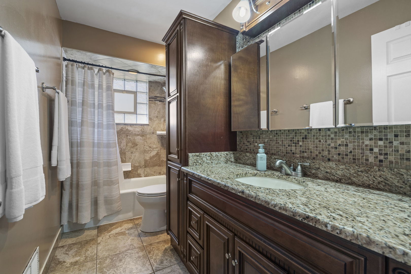 8440 Surrey Drive, Tinley Park, IL 60487