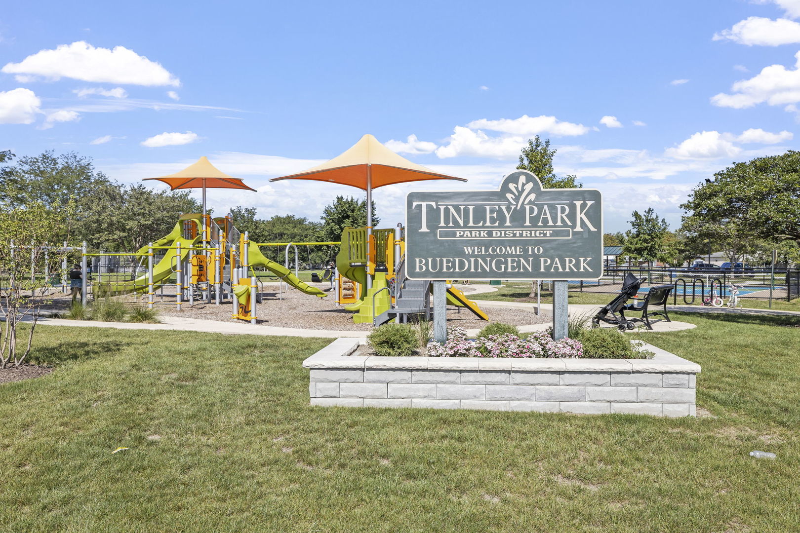 8440 Surrey Drive, Tinley Park, IL 60487