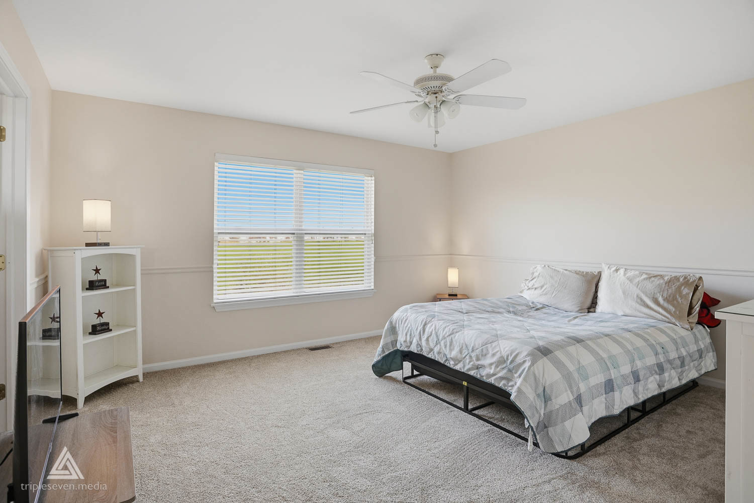 10828 BRAEMAR Parkway, Huntley, IL 60142