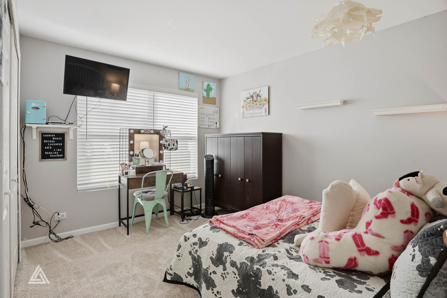 10828 BRAEMAR Parkway, Huntley, IL 60142