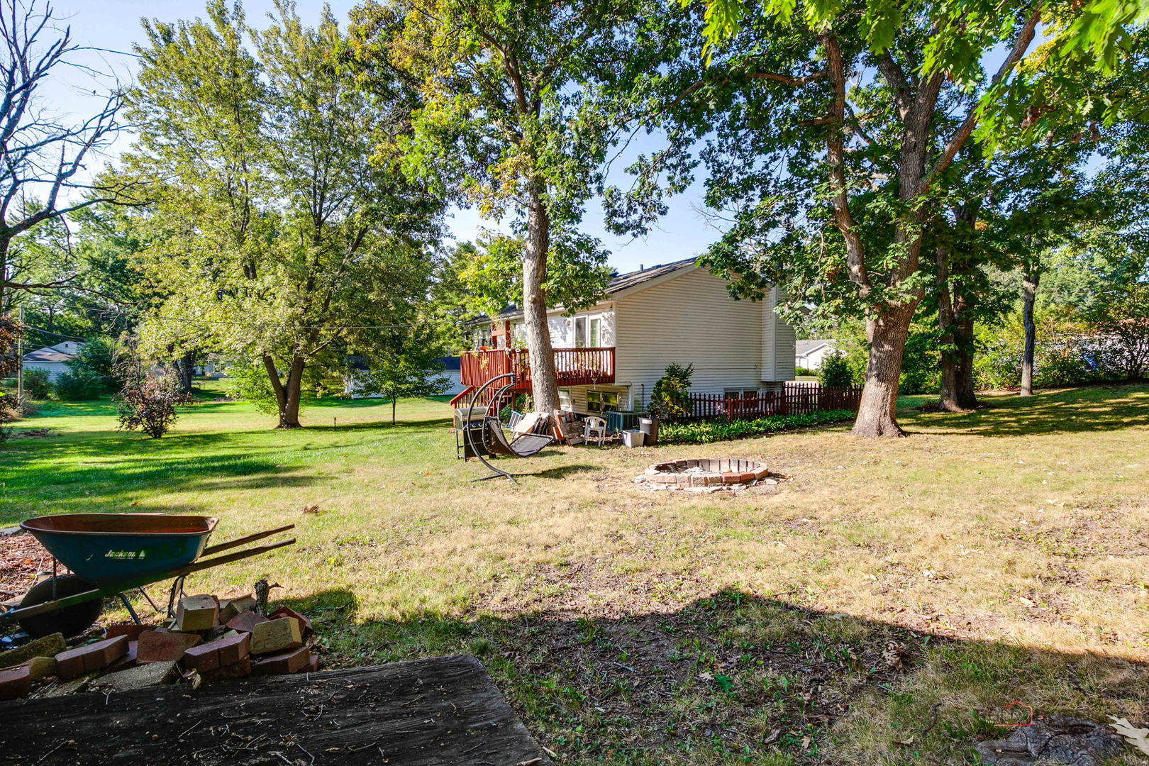 36661 N Oakwood Drive, Lake Villa, IL 60046