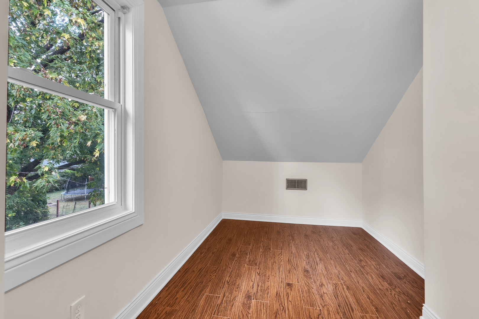 317 E Lake Street, Batavia, IL 60510