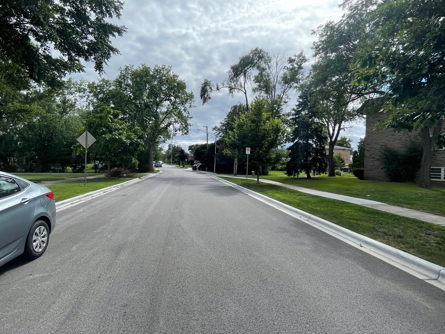 215 E Oak Street, Addison, IL 60101