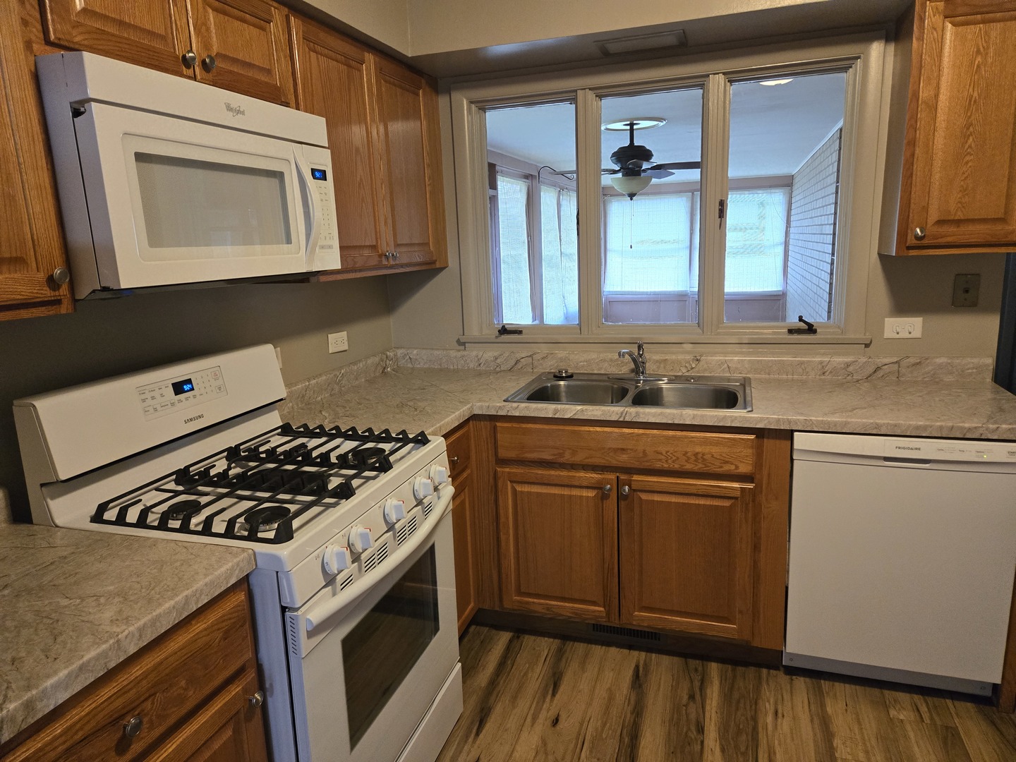 448 HUBBARD Avenue, Elgin, IL 60123