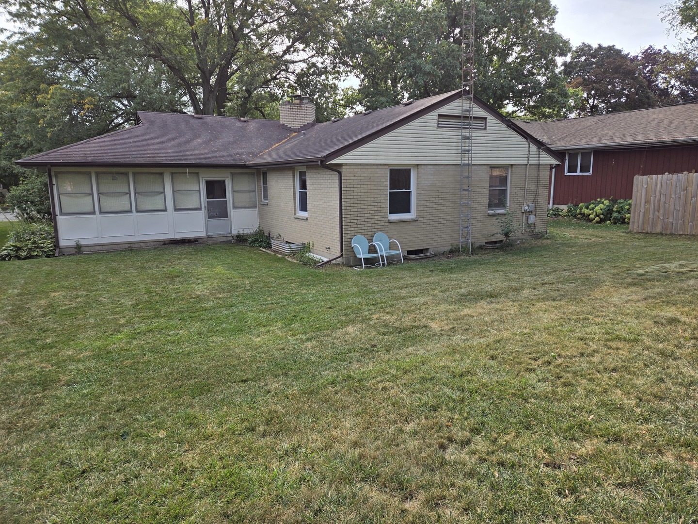 448 HUBBARD Avenue, Elgin, IL 60123