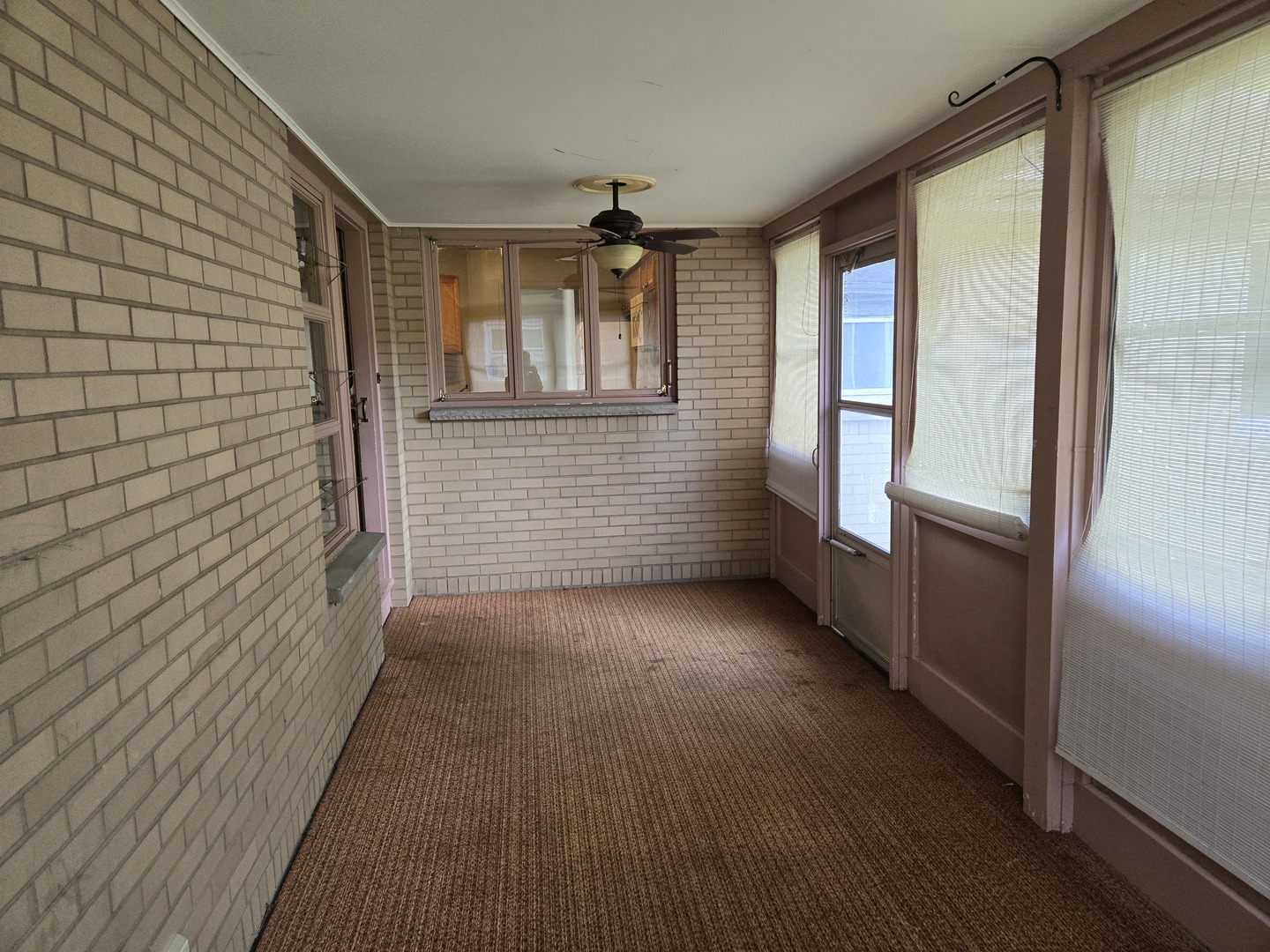 448 HUBBARD Avenue, Elgin, IL 60123