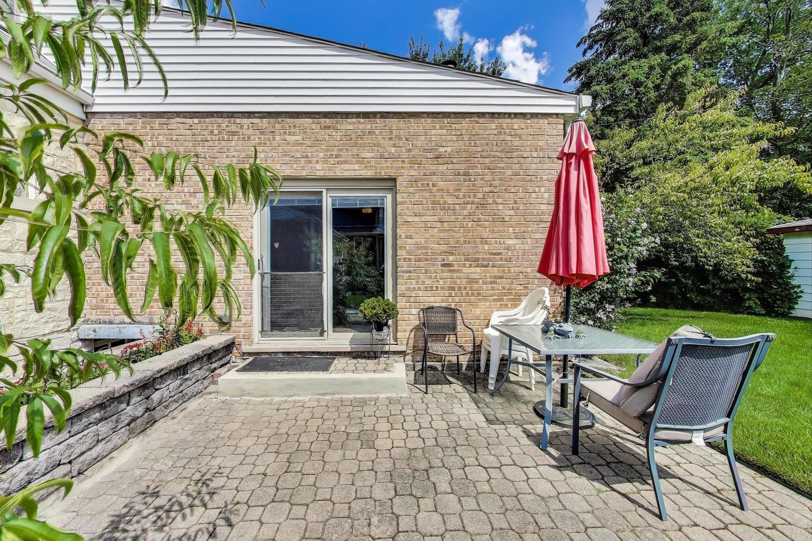 5533 N Forest Glen Avenue, Chicago, IL 60630