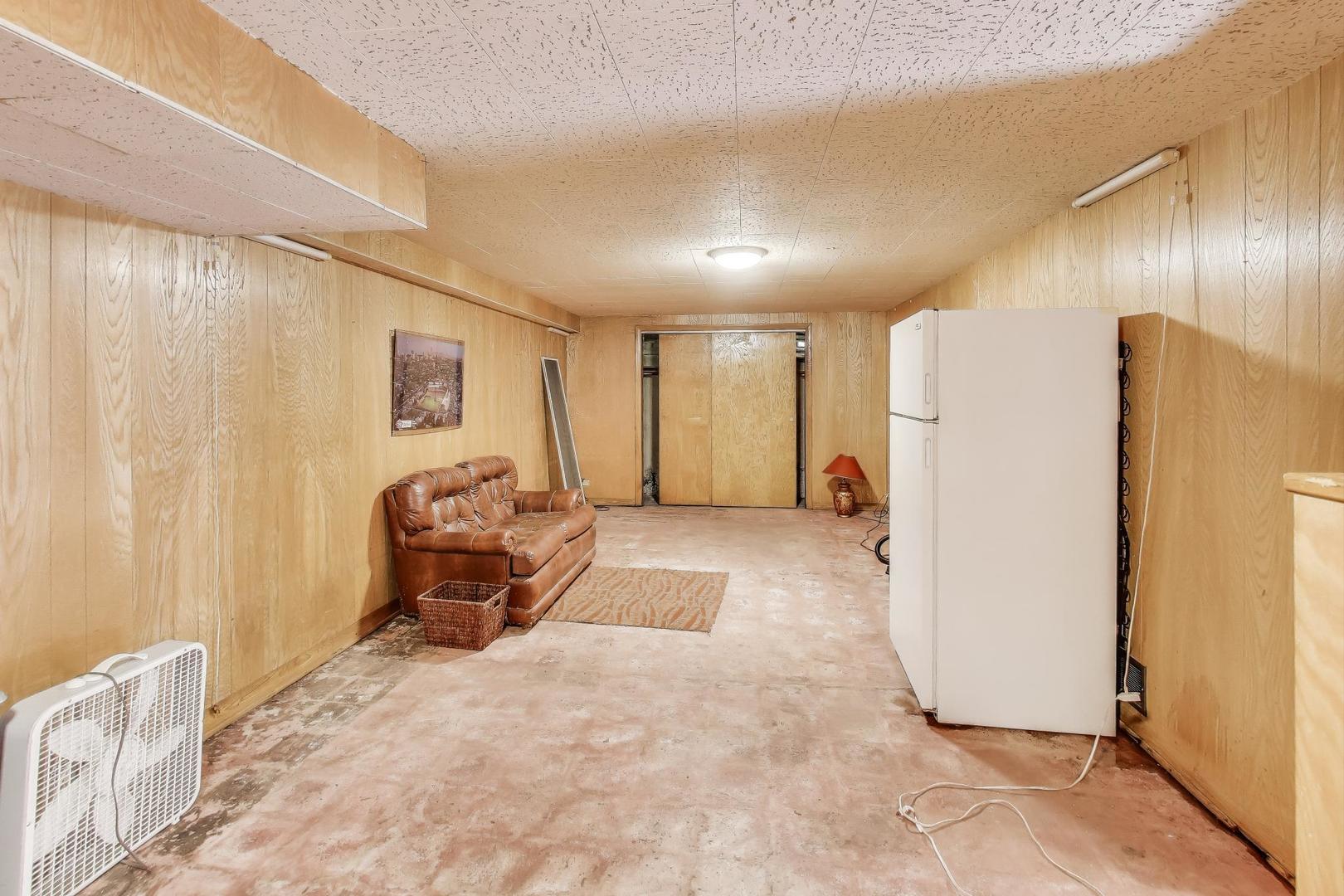 5533 N Forest Glen Avenue, Chicago, IL 60630