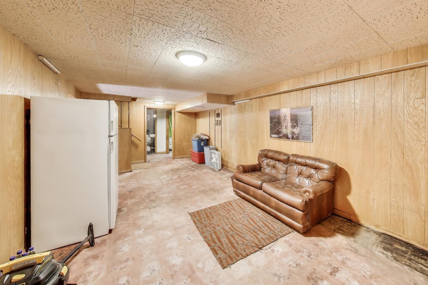5533 N Forest Glen Avenue, Chicago, IL 60630