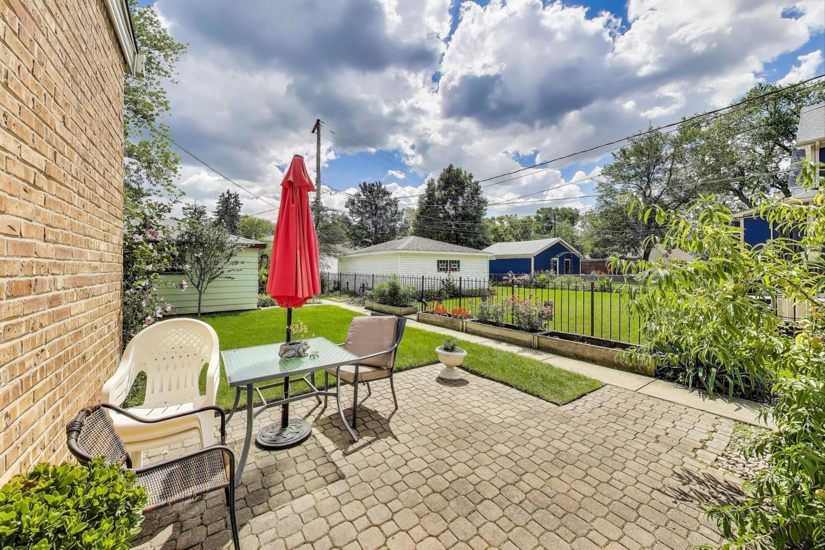 5533 N Forest Glen Avenue, Chicago, IL 60630