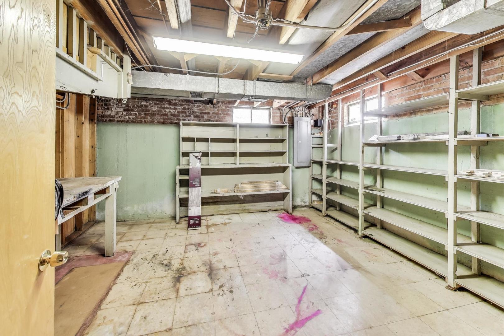 5533 N Forest Glen Avenue, Chicago, IL 60630