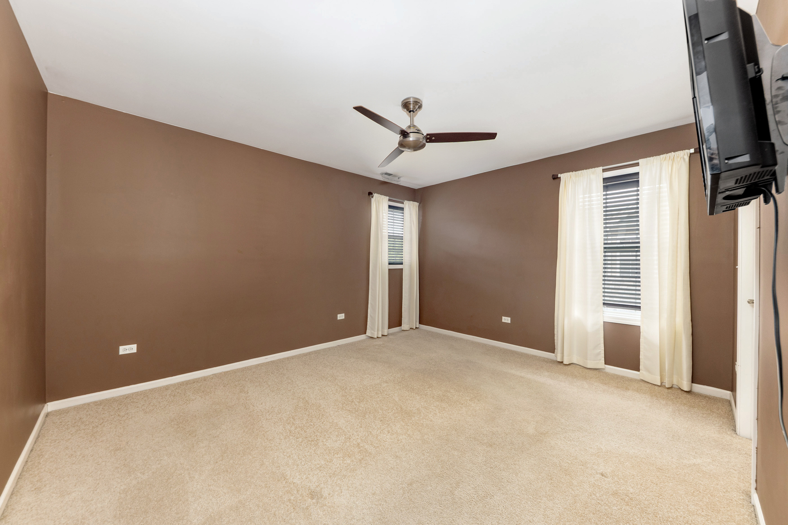 2559 Cedar Hill Lane, Woodridge, IL 60517