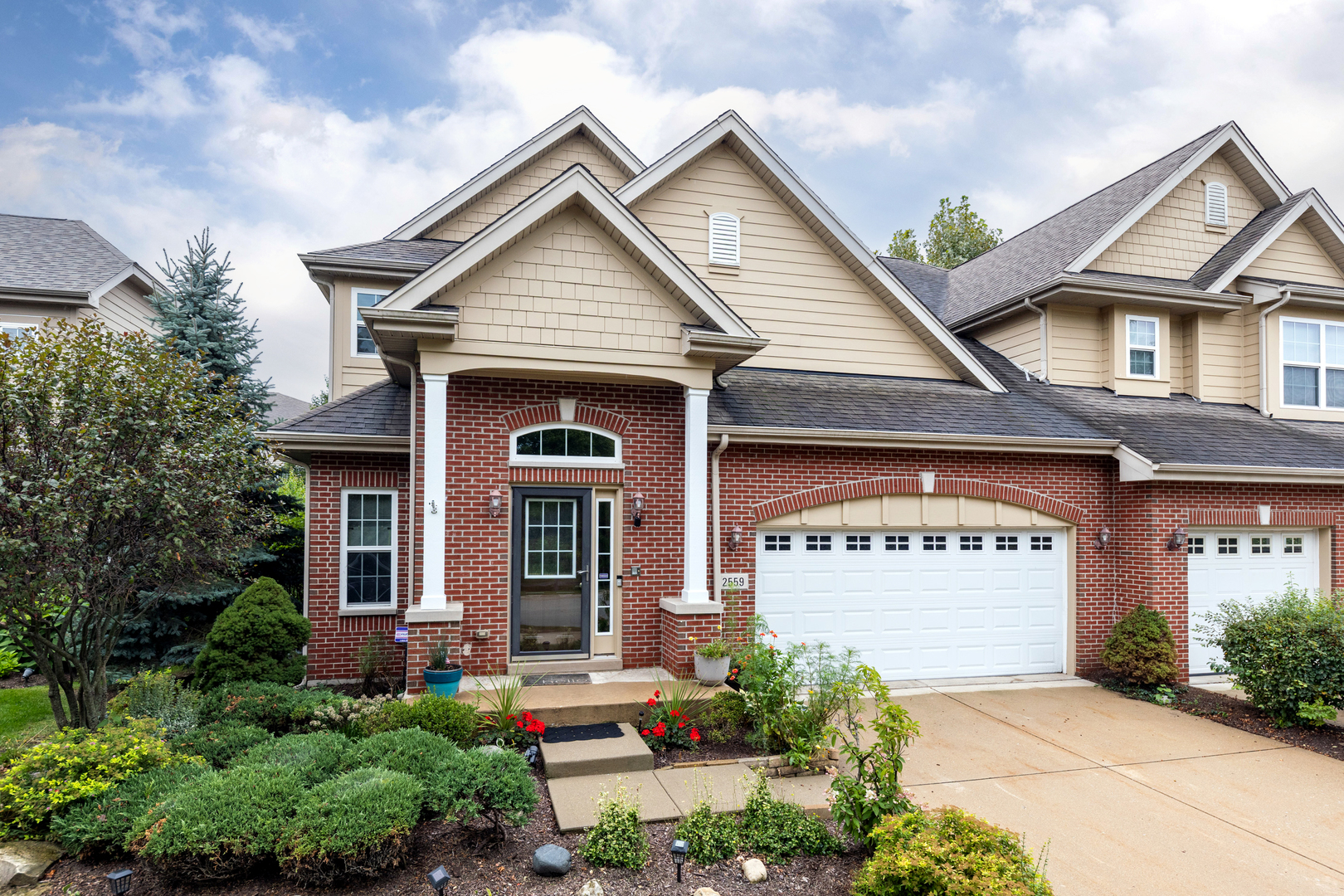 2559 Cedar Hill Lane, Woodridge, IL 60517