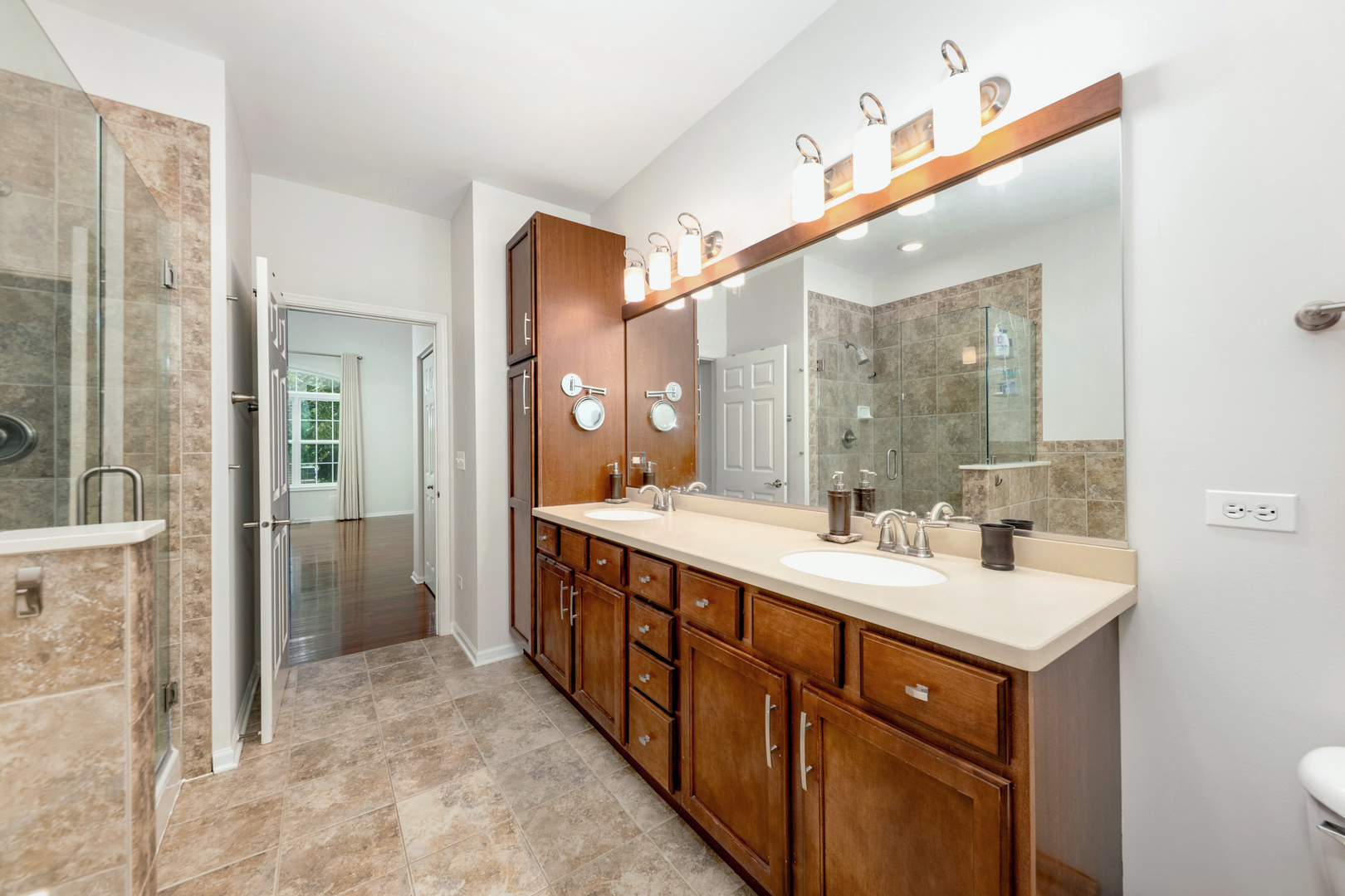 2559 Cedar Hill Lane, Woodridge, IL 60517