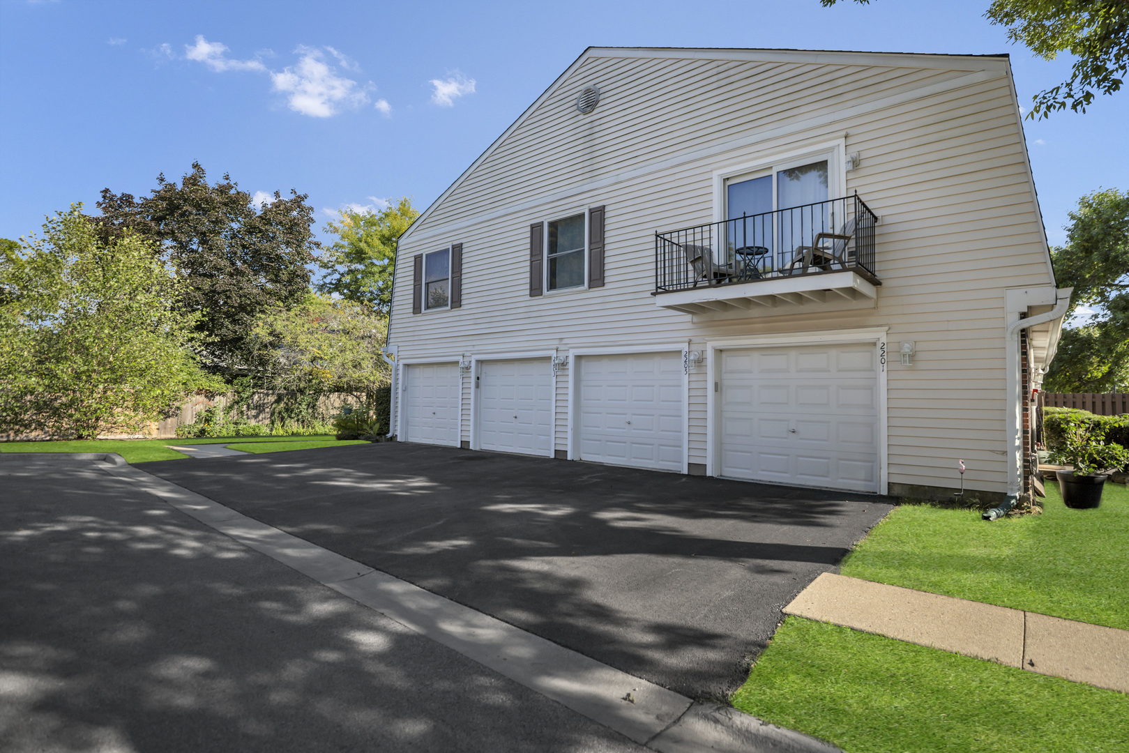 2201 Brittany Court #2201, Schaumburg, IL 60194