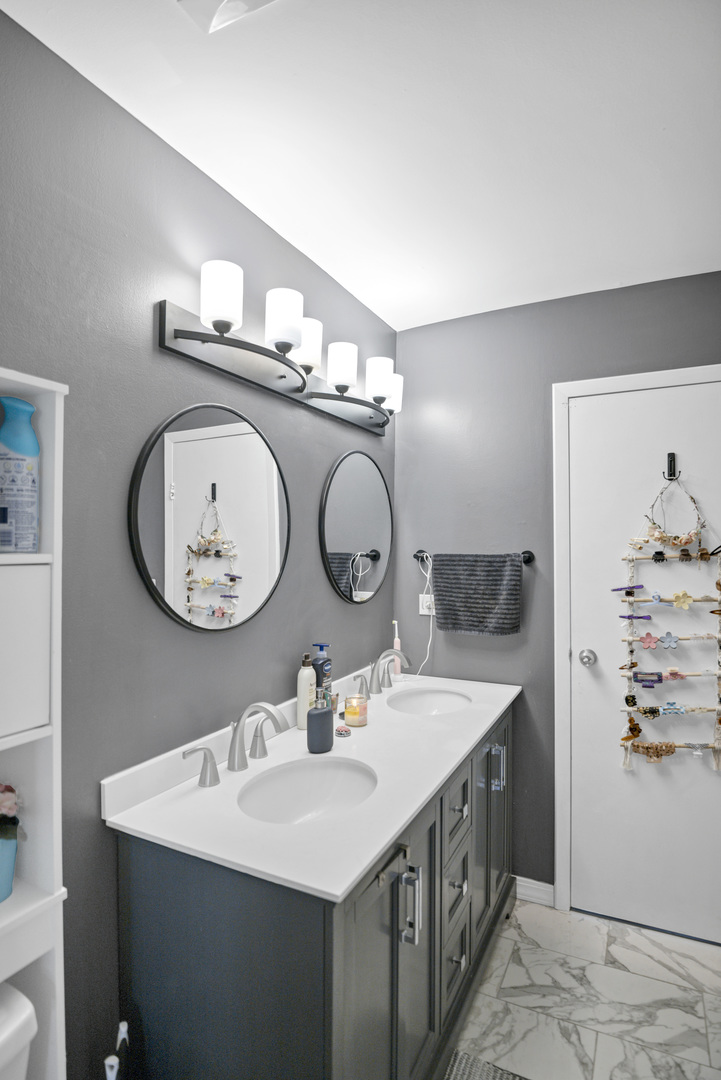 2201 Brittany Court #2201, Schaumburg, IL 60194