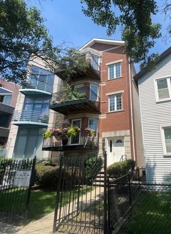 1352 W Hubbard Street #4, Chicago, IL 60642