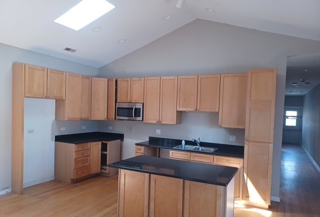 1352 W Hubbard Street #4, Chicago, IL 60642