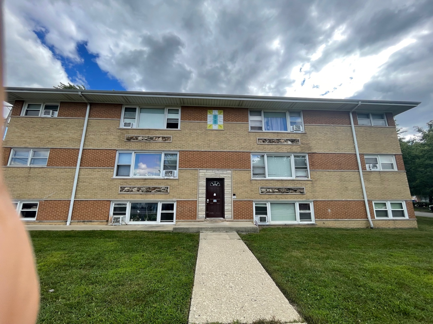 569 VALERIE Lane, Addison, IL 60101