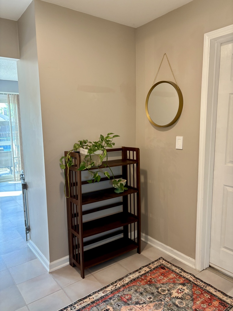 207 Schreiber Avenue, Roselle, IL 60172