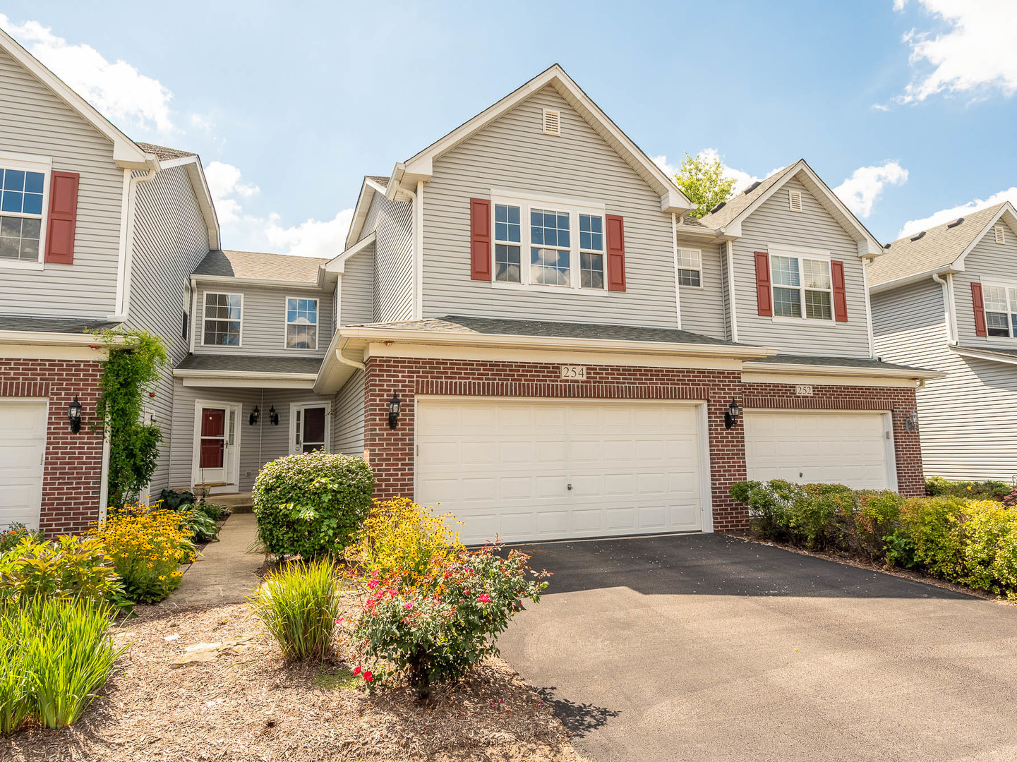 254 Ridge Road, North Aurora, IL 60542