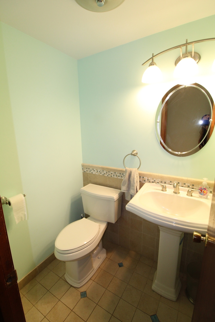 36763 N Belle Plaine Avenue, Waukegan, IL 60087