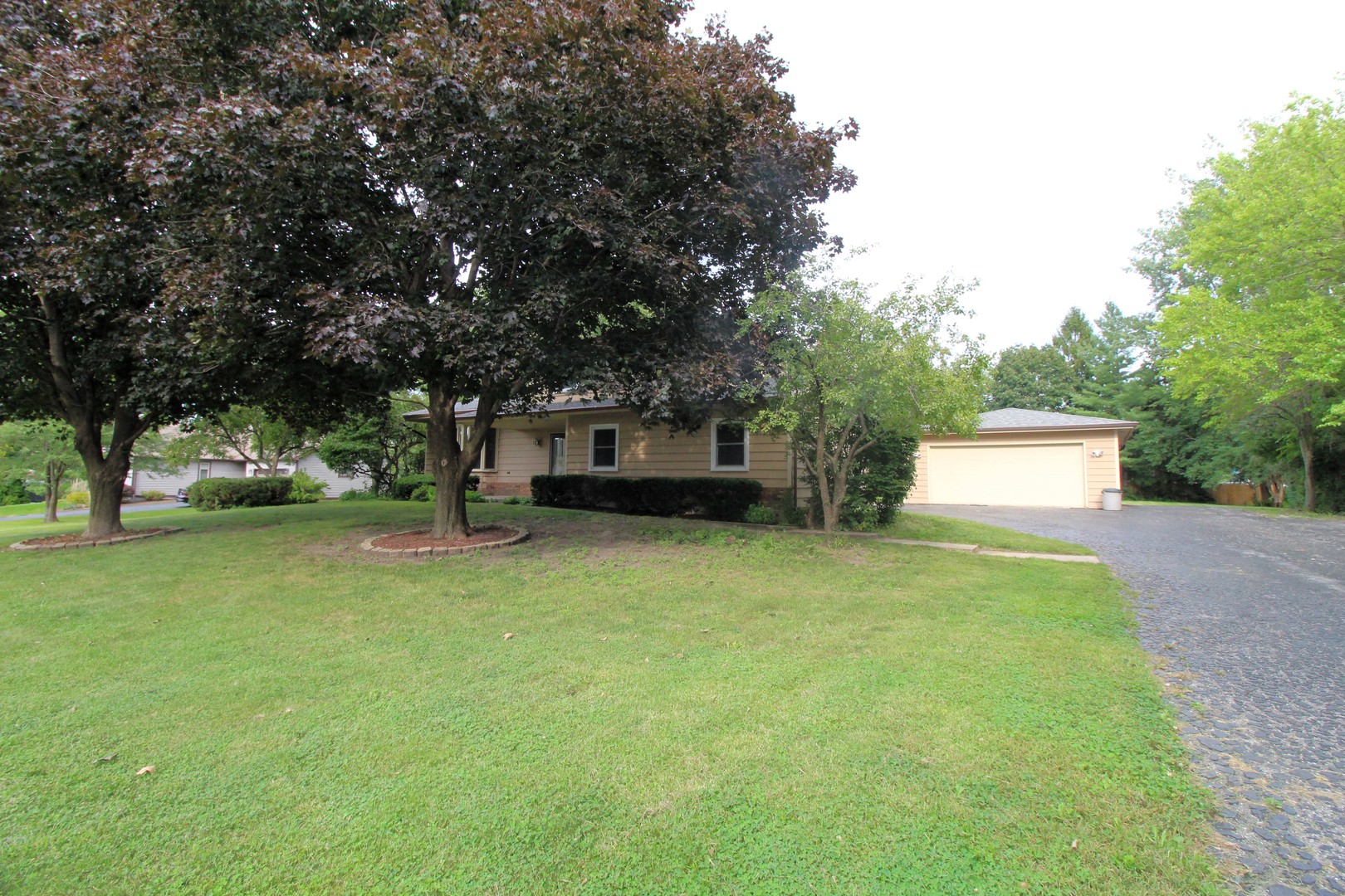 36763 N Belle Plaine Avenue, Waukegan, IL 60087