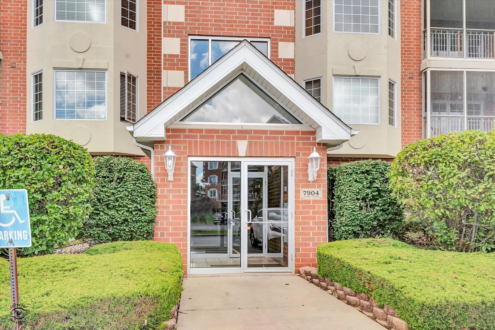 7904 Trinity Circle #4NE, Tinley Park, IL 60487