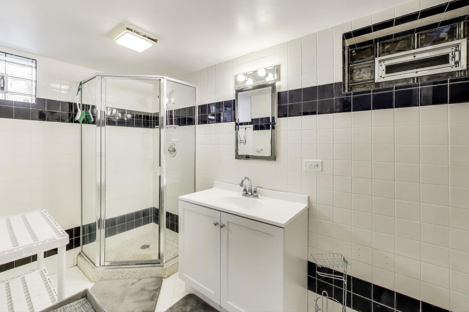 7246 W Ibsen Street, Chicago, IL 60631