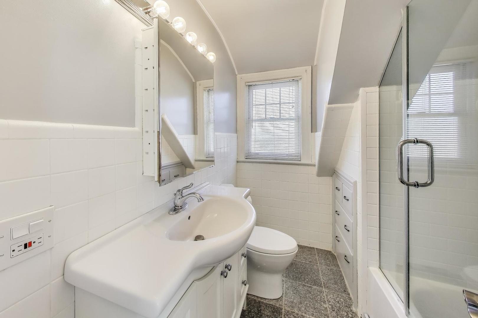 7246 W Ibsen Street, Chicago, IL 60631