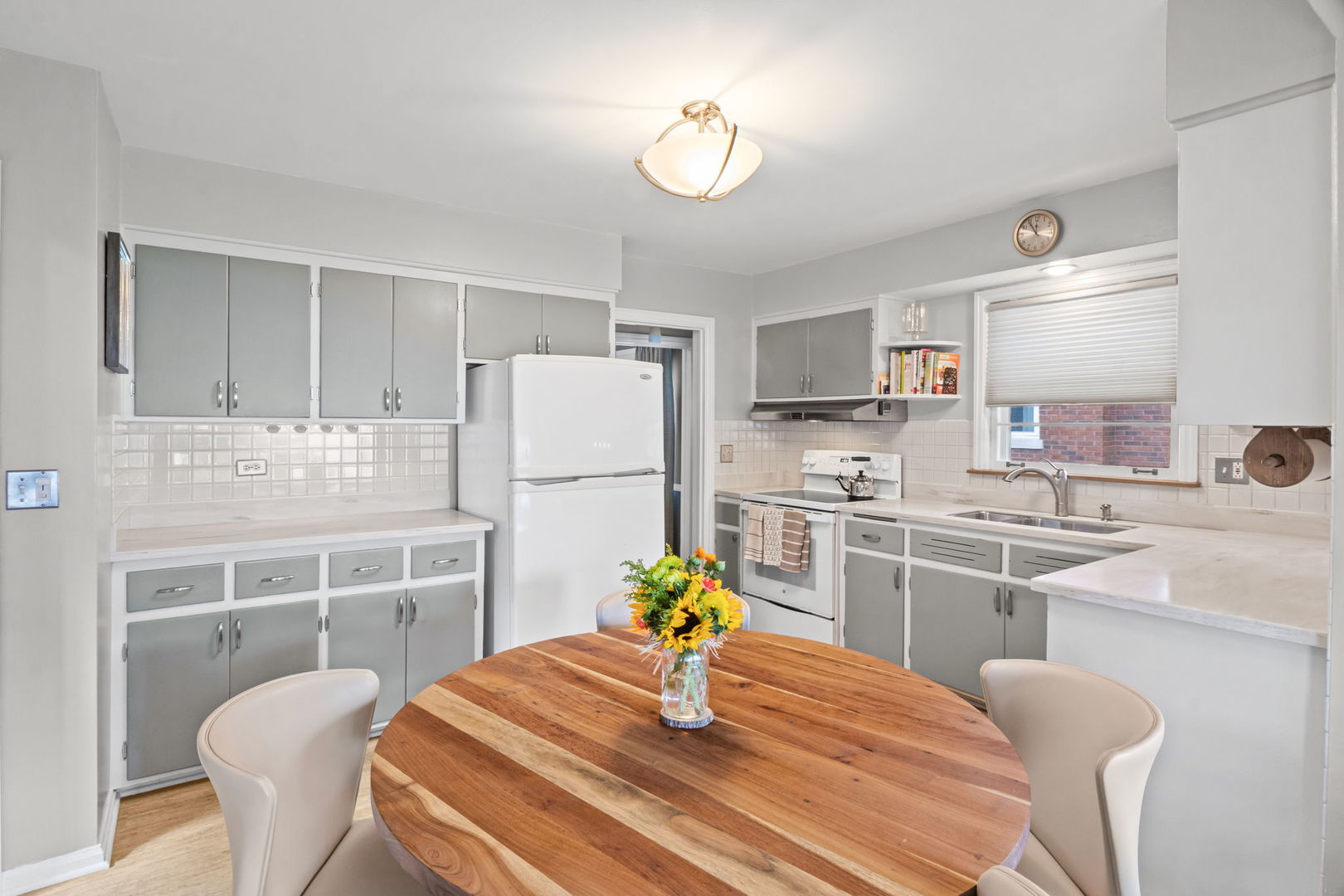 924 N Highland Avenue, Arlington Heights, IL 60004