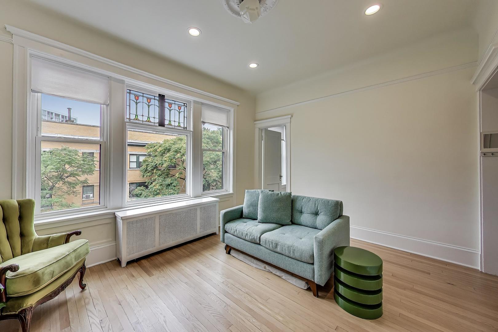 2351 N Geneva Terrace #3, Chicago, IL 60614