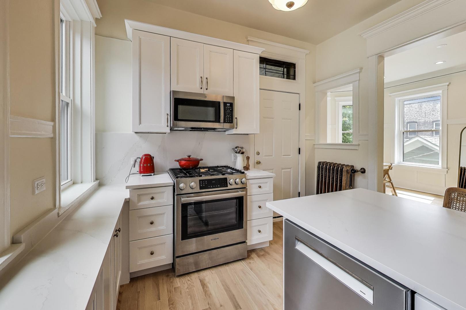 2351 N Geneva Terrace #3, Chicago, IL 60614