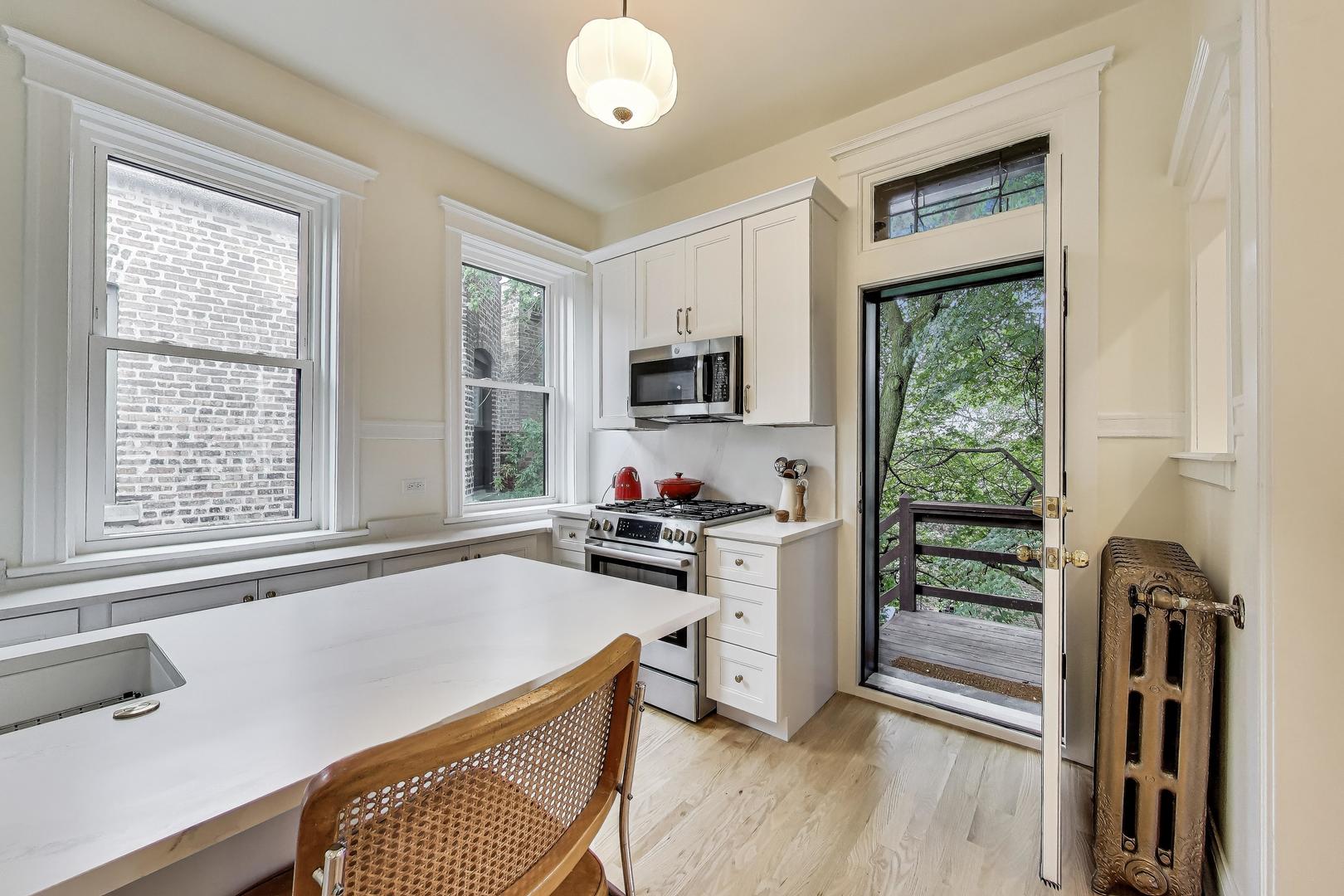 2351 N Geneva Terrace #3, Chicago, IL 60614