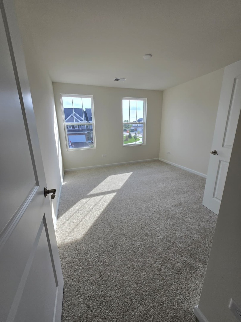 668 Switchgrass Way #58004, Bolingbrook, IL 60490