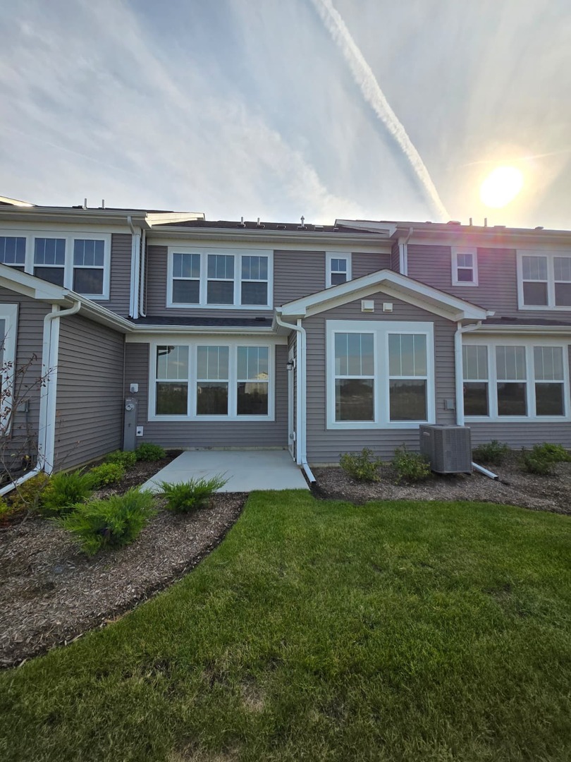 668 Switchgrass Way #58004, Bolingbrook, IL 60490
