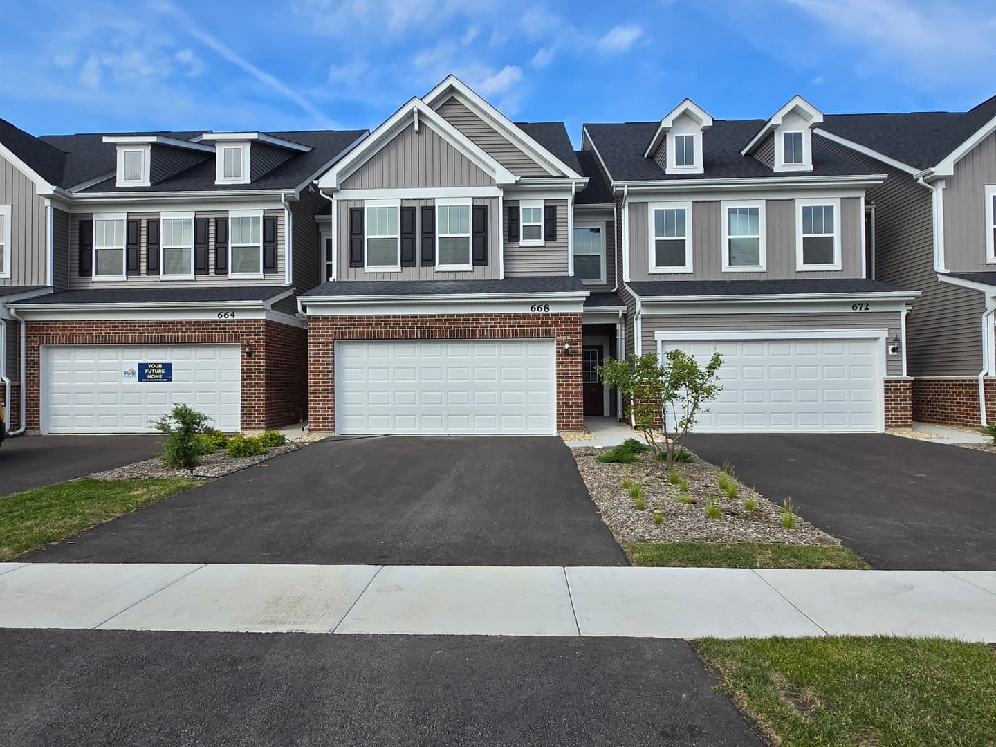 668 Switchgrass Way #58004, Bolingbrook, IL 60490
