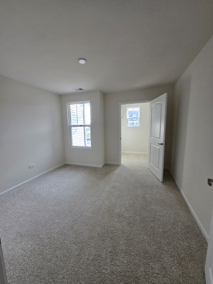668 Switchgrass Way #58004, Bolingbrook, IL 60490