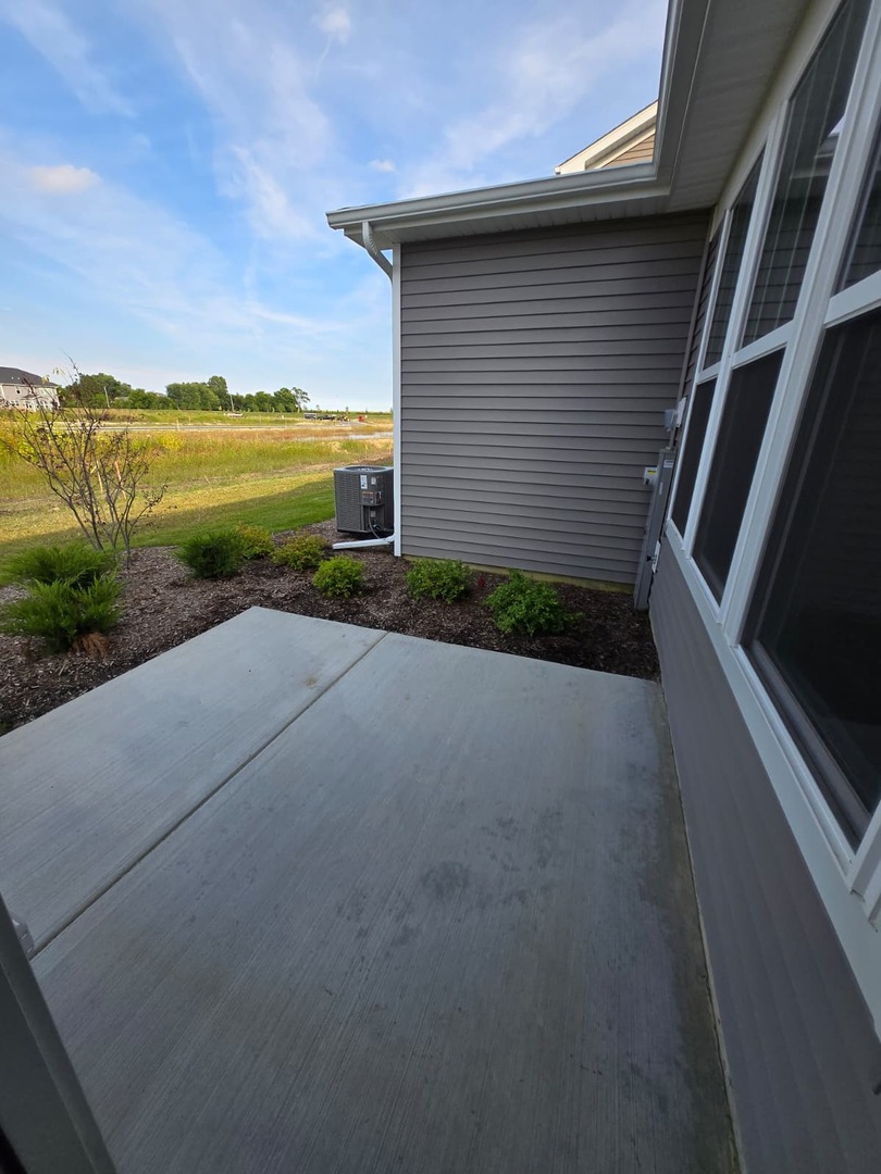 668 Switchgrass Way #58004, Bolingbrook, IL 60490