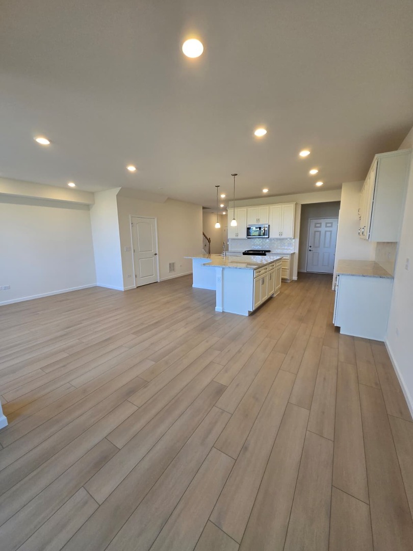 668 Switchgrass Way #58004, Bolingbrook, IL 60490