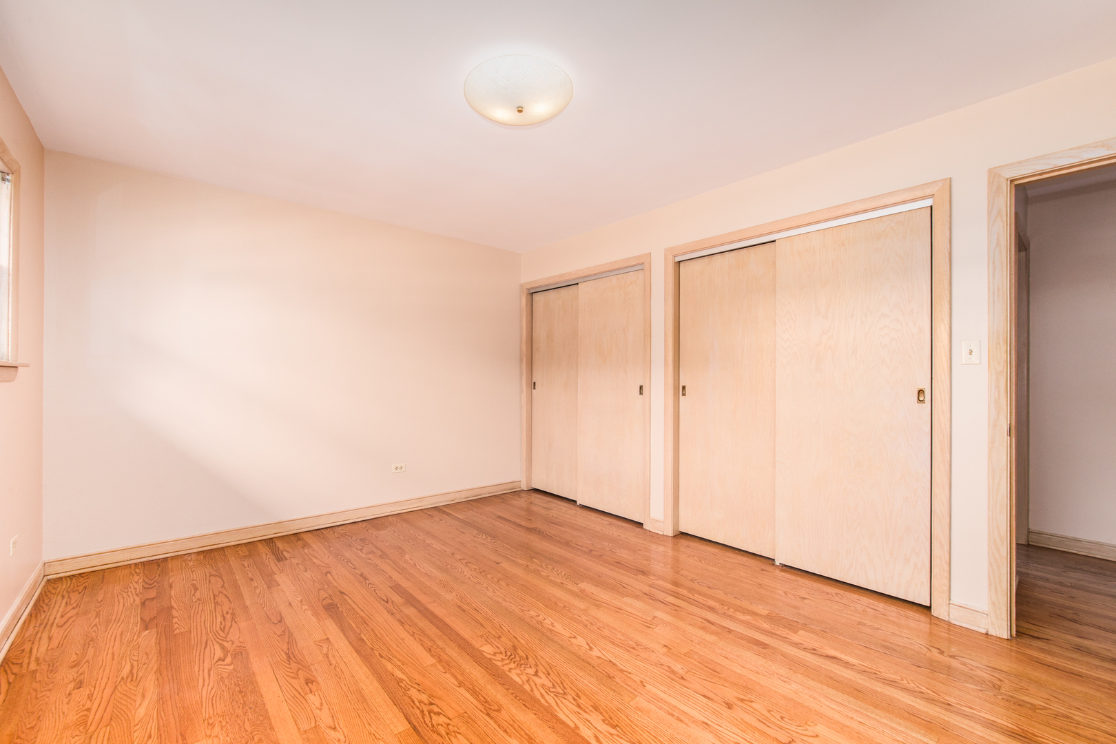 8560 W Winona Street, Chicago, IL 60656