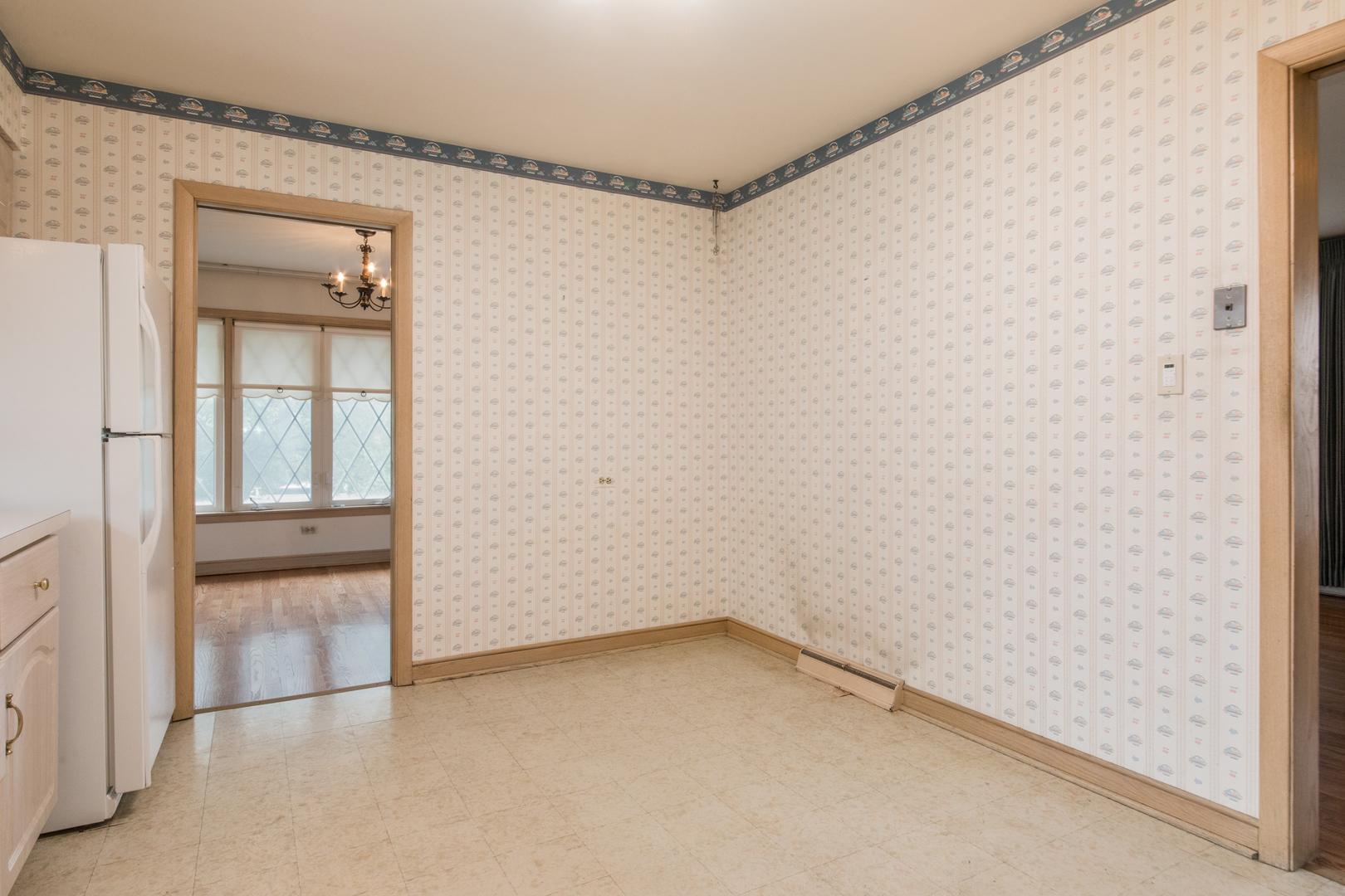 8560 W Winona Street, Chicago, IL 60656