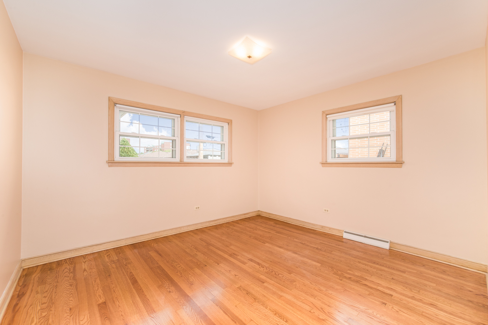 8560 W Winona Street, Chicago, IL 60656