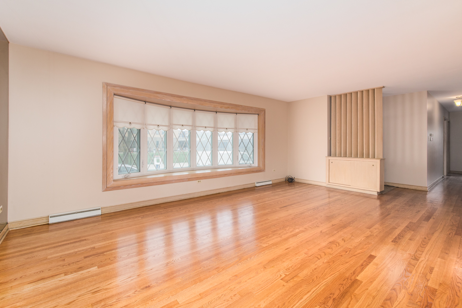 8560 W Winona Street, Chicago, IL 60656