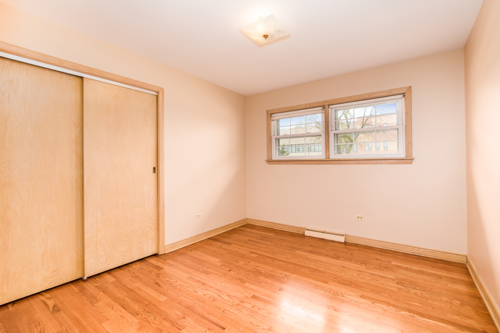 8560 W Winona Street, Chicago, IL 60656