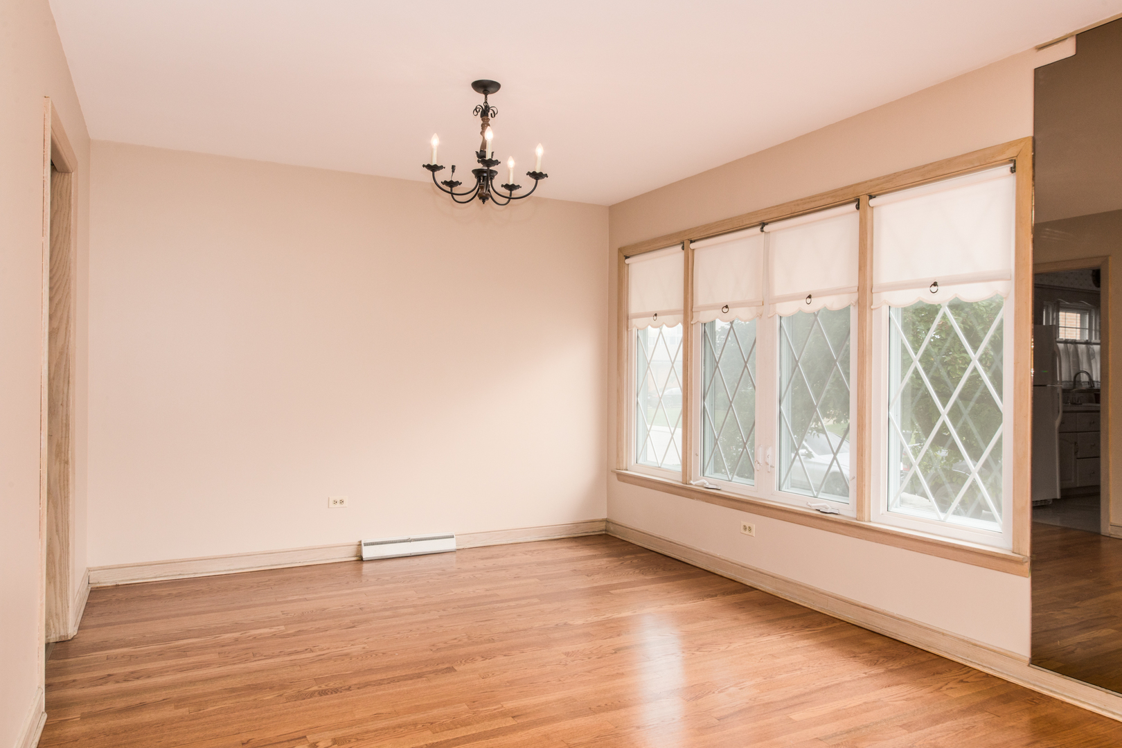 8560 W Winona Street, Chicago, IL 60656