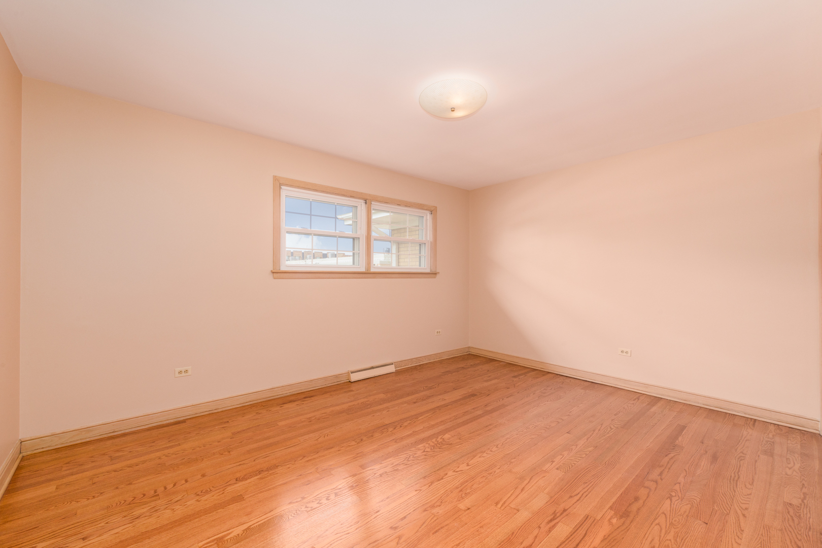 8560 W Winona Street, Chicago, IL 60656